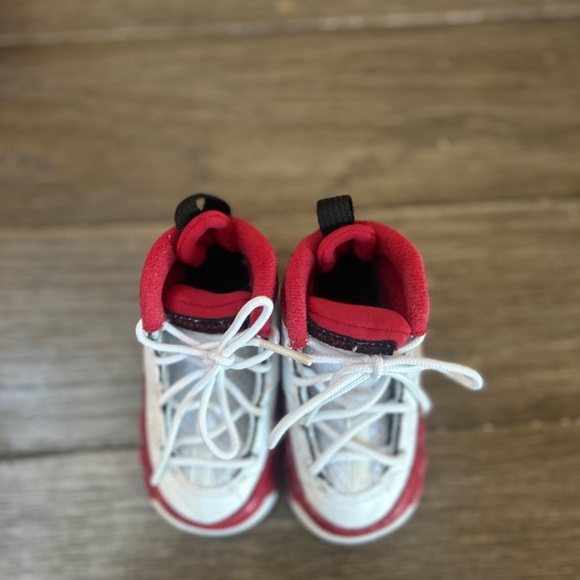 Jordans toddler 4C - Picture 5 of 5